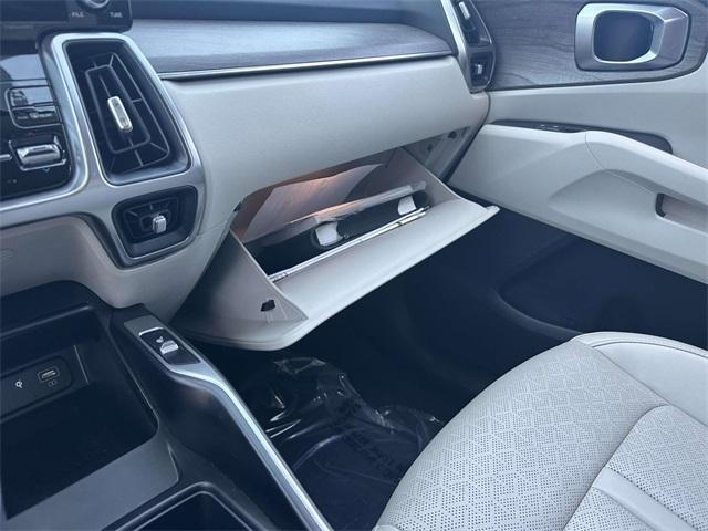 Photo of 2023 Wolf Gray Kia Sorento