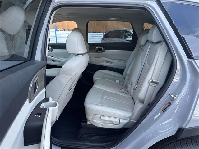 Photo of 2023 Wolf Gray Kia Sorento