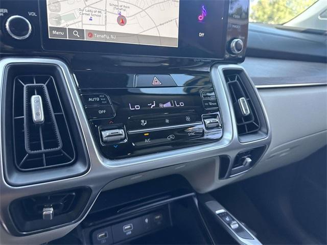Photo of 2023 Wolf Gray Kia Sorento