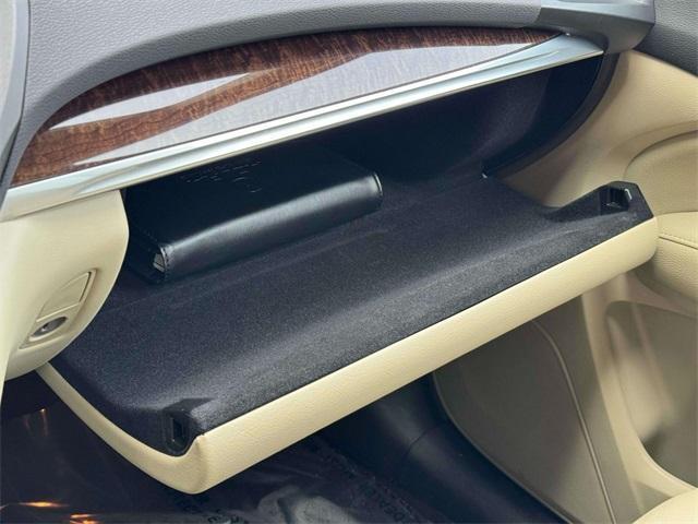 Photo of 2020 White Acura MDX