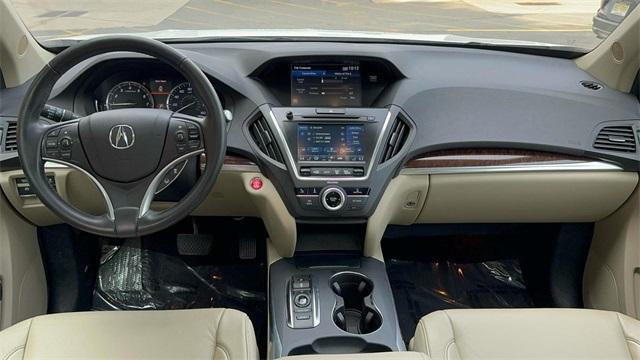 Photo of 2020 White Acura MDX