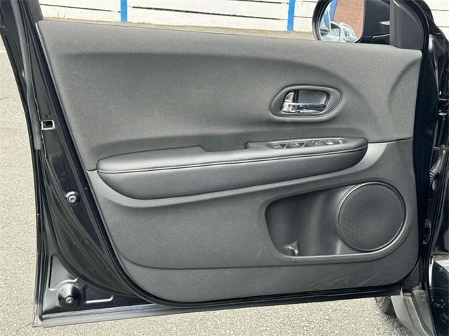 Photo of 2022 Crystal Black Pearl Honda HR-V