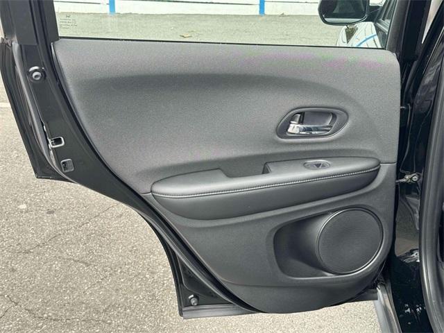 Photo of 2022 Crystal Black Pearl Honda HR-V