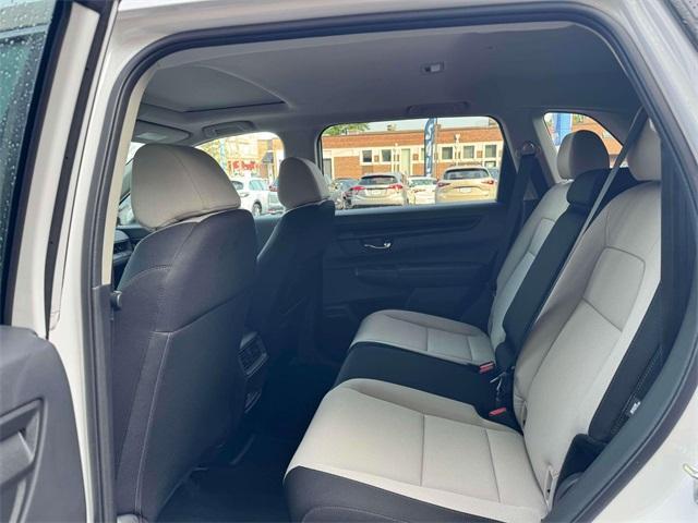 Photo of 2025 White Honda CR-V