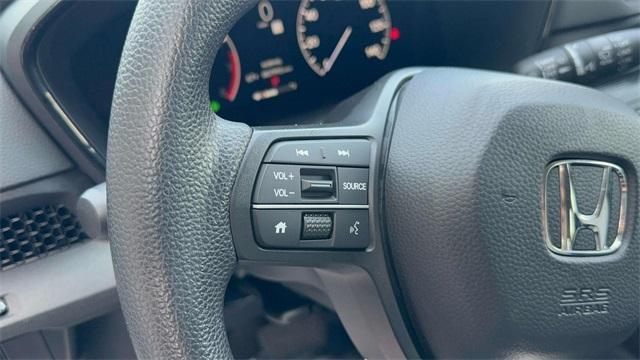 Photo of 2025 White Honda CR-V