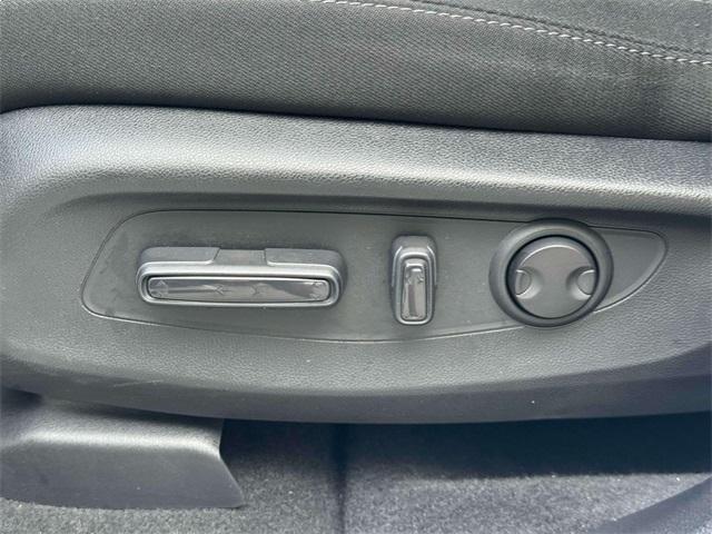 Photo of 2025 White Honda CR-V