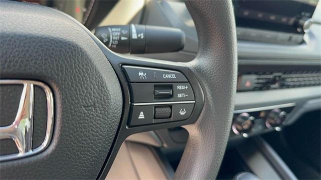 Photo of 2025 Platinum White Pearl Honda Accord