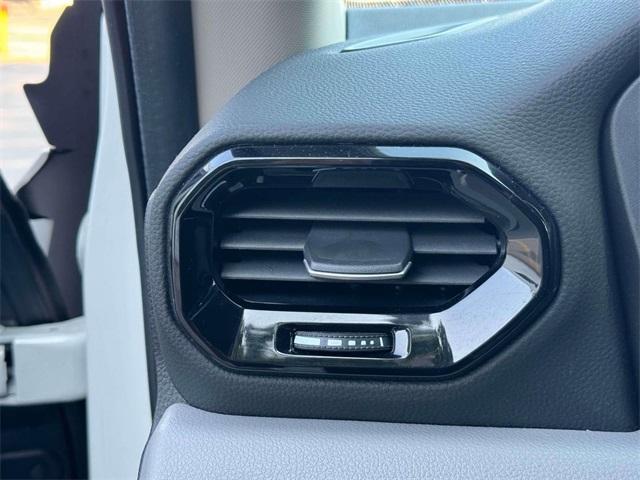 Photo of 2025 White Honda Pilot