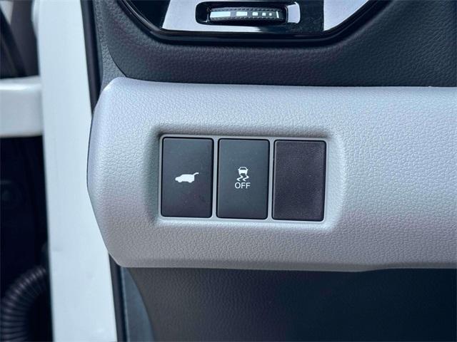 Photo of 2025 White Honda Pilot