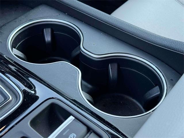 Photo of 2025 White Honda Pilot