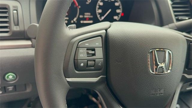 Photo of 2025 Platinum White Pearl Honda Ridgeline