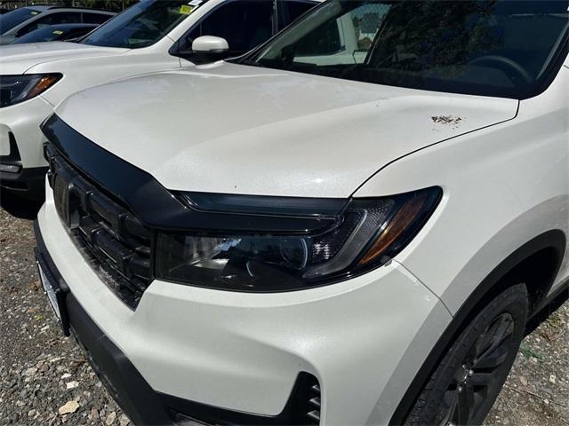 Photo of 2025 Platinum White Pearl Honda Ridgeline