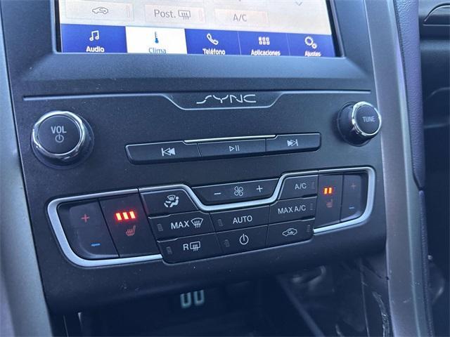 Photo of 2020 White Ford Fusion