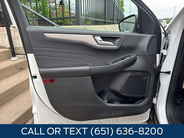 Photo of 2022 Oxford White Ford Escape