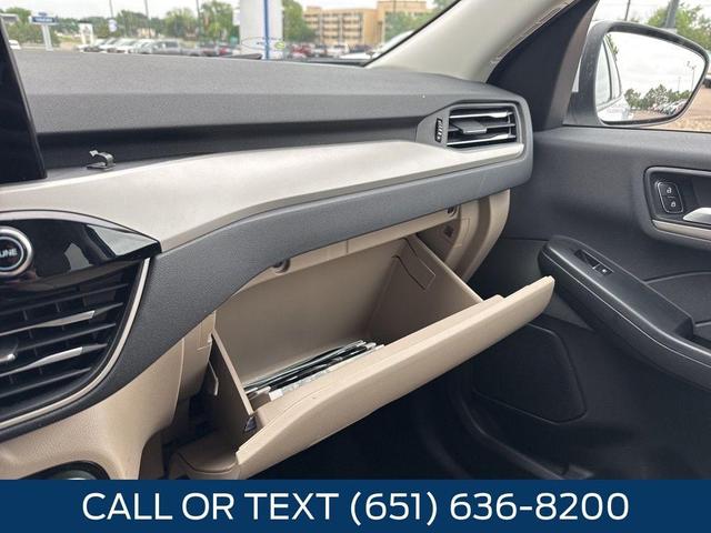 Photo of 2022 Oxford White Ford Escape