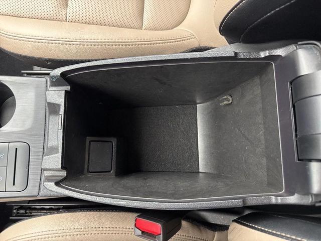 Photo of 2022 Oxford White Ford Escape