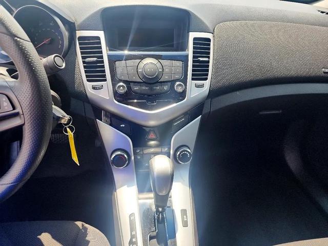 Photo of 2016 SILVER Chevrolet Cruze Limited