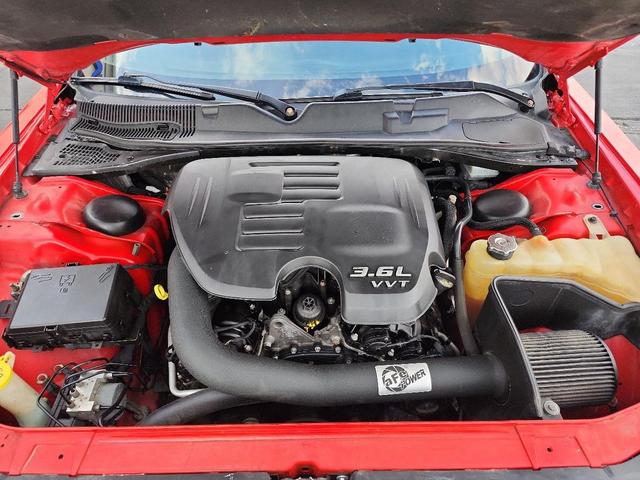Photo of 2016 RED Dodge Challenger