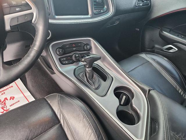 Photo of 2016 RED Dodge Challenger