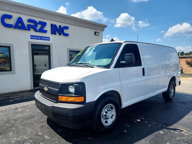 Photo of 2017 White Chevrolet Express 2500