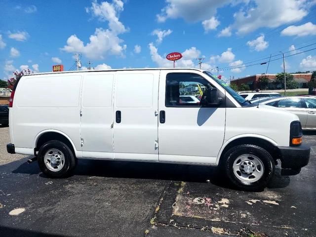 Photo of 2017 White Chevrolet Express 2500
