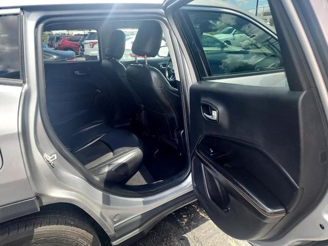 Photo of 2019 SILVER Jeep Compass