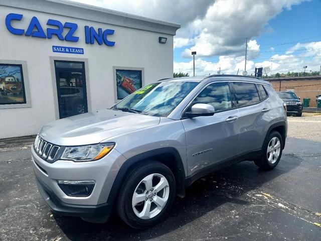 Photo of 2019 SILVER Jeep Compass