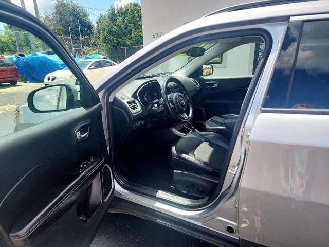 Photo of 2019 SILVER Jeep Compass