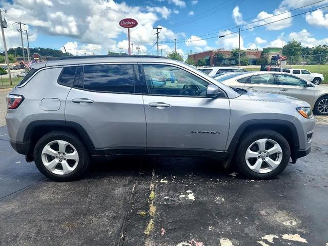 Photo of 2019 SILVER Jeep Compass