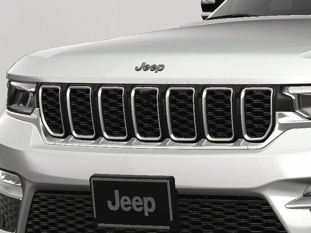 Photo of 2025 Bright White Jeep Grand Cherokee