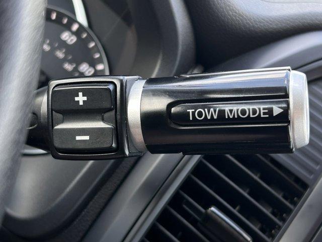 Photo of 2023 Deep Blue Pearl Nissan Titan