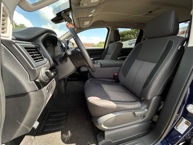 Photo of 2023 Deep Blue Pearl Nissan Titan
