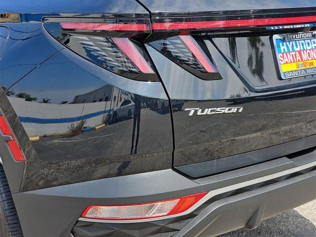 Photo of 2023 Phantom Black Hyundai TUCSON