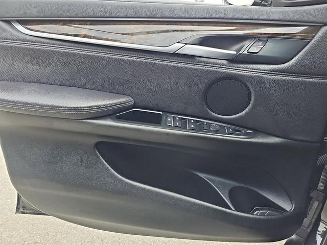 Photo of 2017 Black Sapphire Metallic BMW X6
