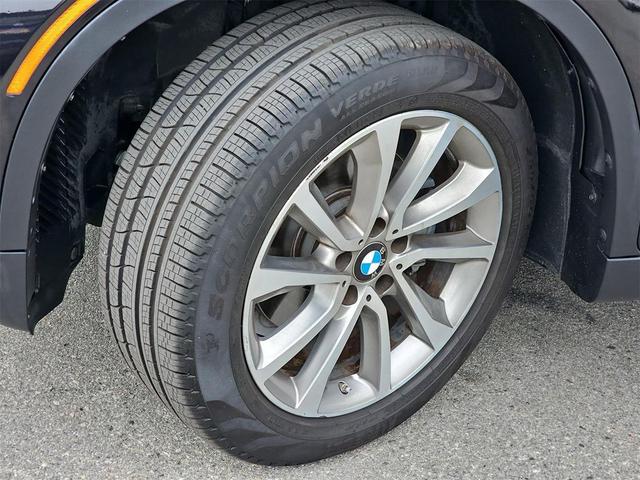 Photo of 2017 Black Sapphire Metallic BMW X6
