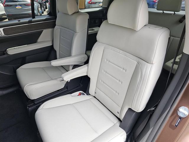 Photo of 2025 Earthy Brass Matte Hyundai SANTA FE HEV