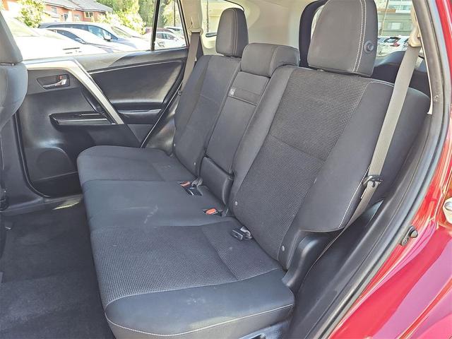 Photo of 2018 Ruby Flare Pearl Toyota RAV4 Hybrid