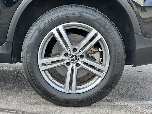 Photo of 2021 Obsidian Black Metallic Mercedes-Benz GLC 300