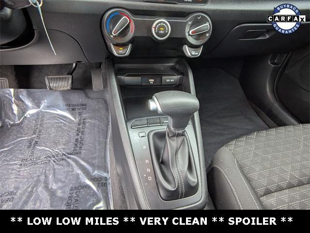 Photo of 2022 Clear White Kia Rio