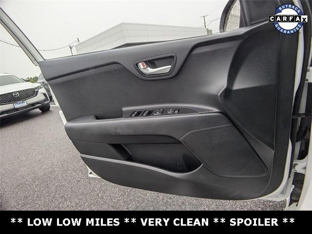 Photo of 2022 Clear White Kia Rio