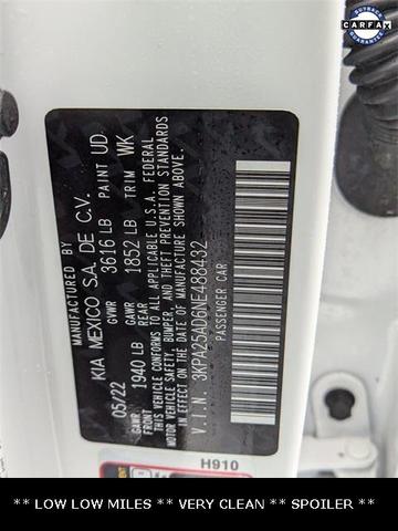Photo of 2022 Clear White Kia Rio
