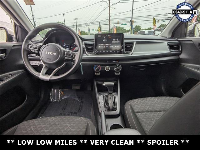 Photo of 2022 Clear White Kia Rio