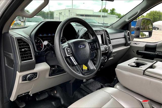 Photo of 2019 Oxford White Ford F-250