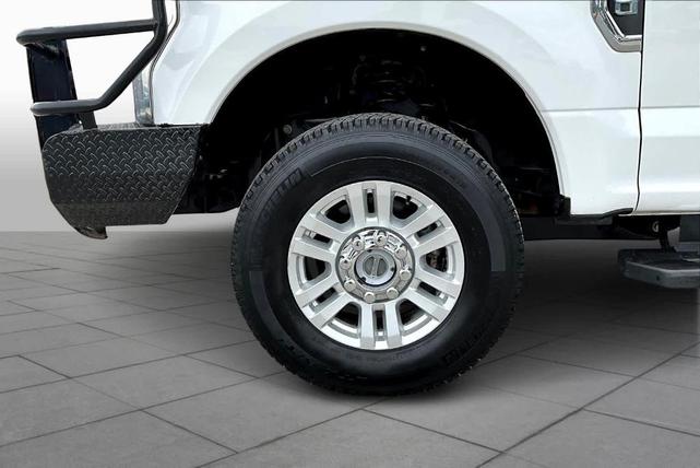 Photo of 2019 Oxford White Ford F-250