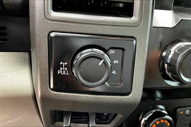 Photo of 2019 Oxford White Ford F-250