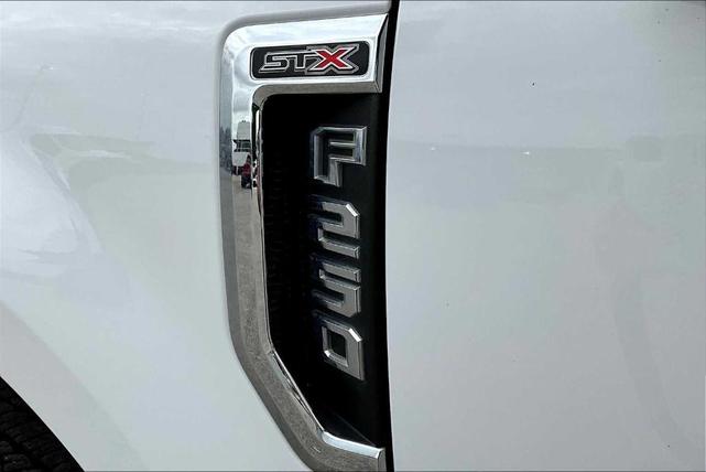 Photo of 2019 Oxford White Ford F-250