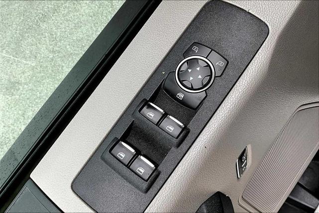 Photo of 2019 Oxford White Ford F-250