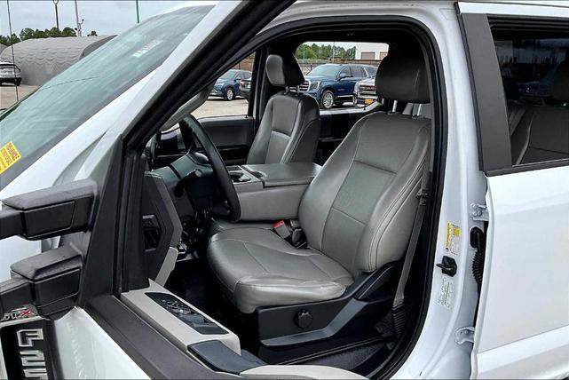 Photo of 2019 Oxford White Ford F-250
