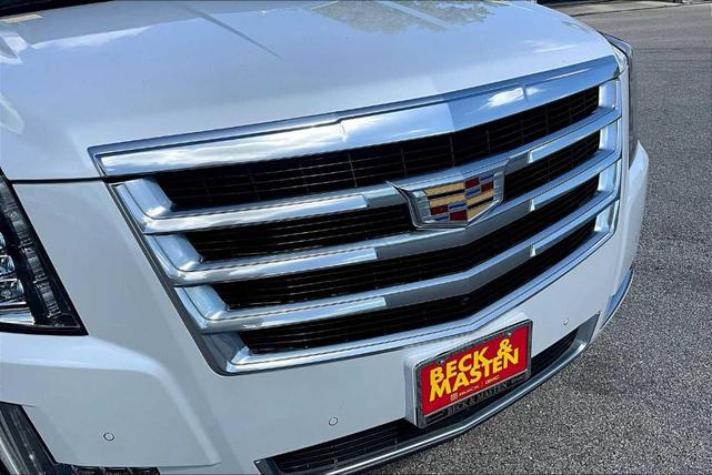 Photo of 2020 Crystal White Tri-Coat Cadillac Escalade ESV
