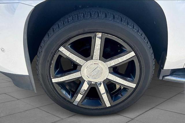 Photo of 2020 Crystal White Tri-Coat Cadillac Escalade ESV